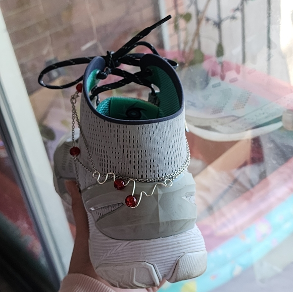 Blood drip shoe chain - Picture 2 of 4